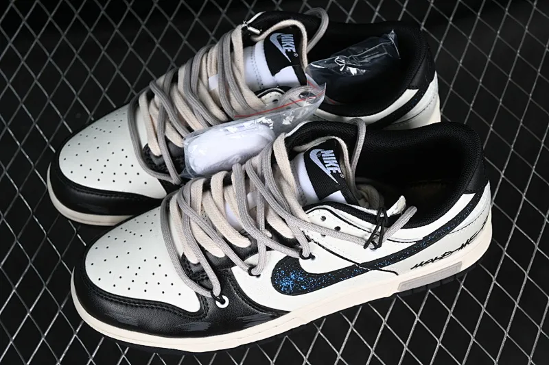 All Categories Nk SB Dunk Series Nk SB Dunk Low Low-top sneakers Nk Dunk Low Retro Panda Prank Space Exploration Star Trek Customized version of deconstructed straps retro distressed Panda low-top sneakers DD1391-100